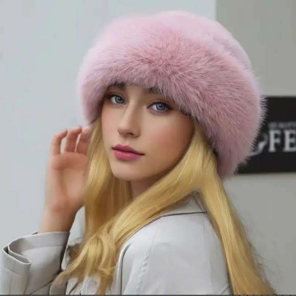 Glam Pink Furry Mongolian Bucket Hat New - Picture 1 of 3